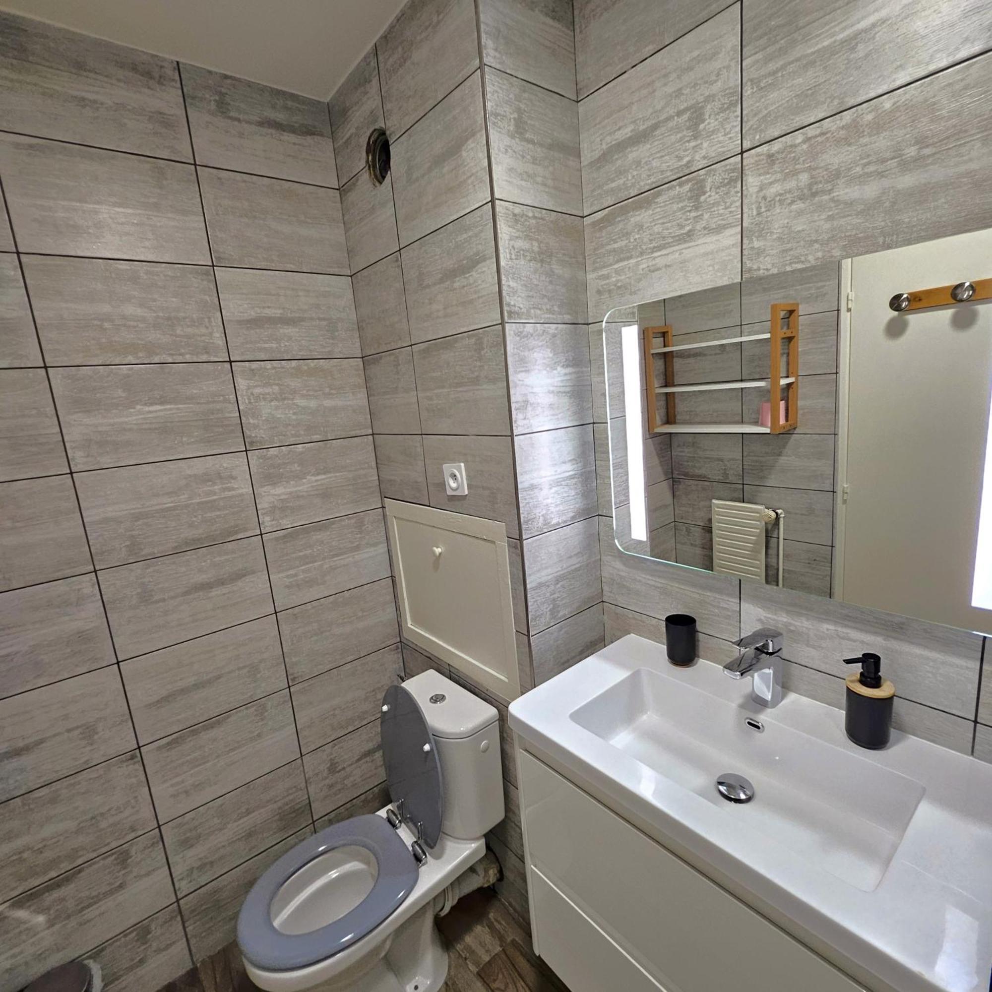 Studio Cosy Confort Moderne Vaulx-en-Velin Luaran gambar